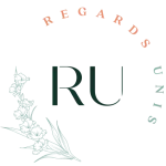 Logo Regards Unis avec fleurs et initiales RU photographe-lille